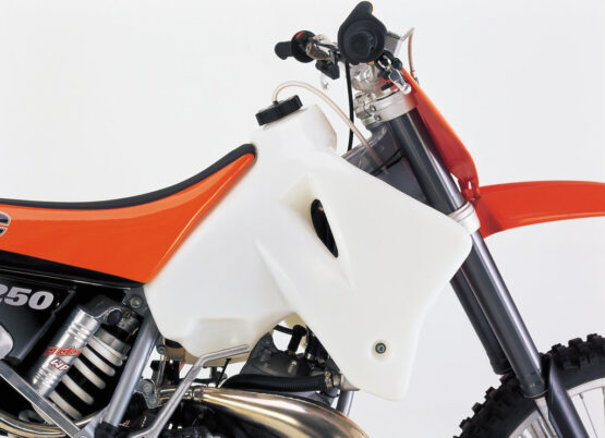 Large Capacity Fuel Tank Natural 3.7 gal - Image 2