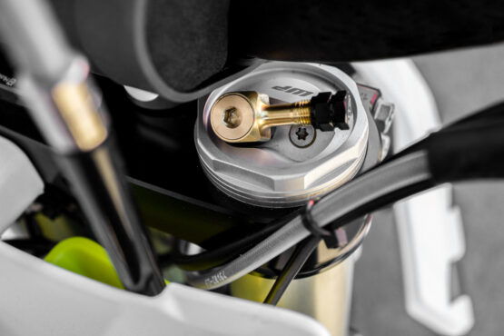 Works Connection Air Fork EZ Fill Kit For KTM Husqvarna Gas Gas - Image 2