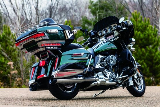 Kuryakyn Tri-Line Accent for Rear Tour-Pak Light Chrome - Image 4