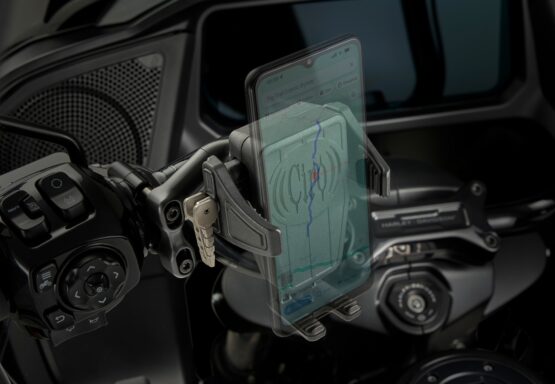 CIRO Gen 2 Cybercharger Phone Holder Black Offset Perch Mount - Image 2