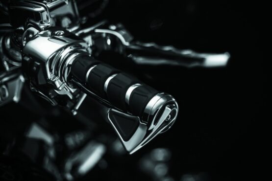 Kuryakyn Kinetic Throttle Boss Chrome - Image 2