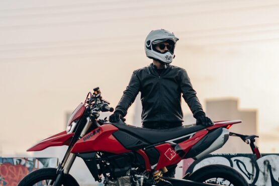 Arai XD-5 Dual Sport Helmet Gloss White M - Image 2