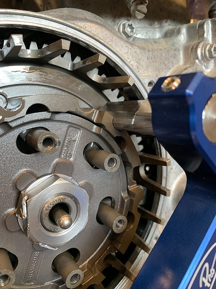 Heavy-Duty Adjustable Clutch Hub Holding Tool - Image 4