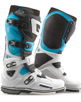 SG22 Limited Edition Boot White/Black/Light Blue Size 10