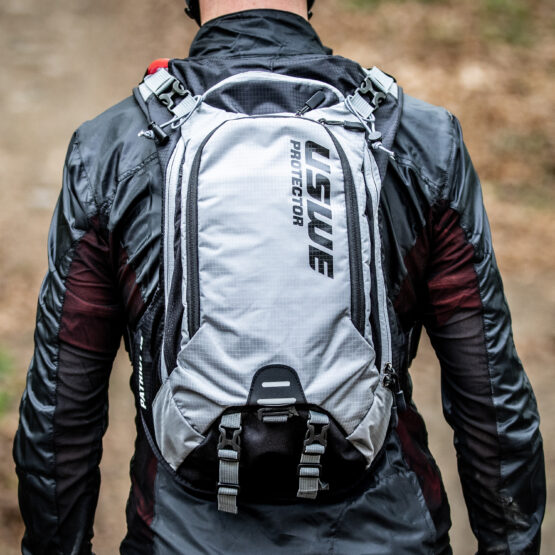 USWE Patriot 15 MTB Protector Pack 15L Grey/Black One Size - Image 9