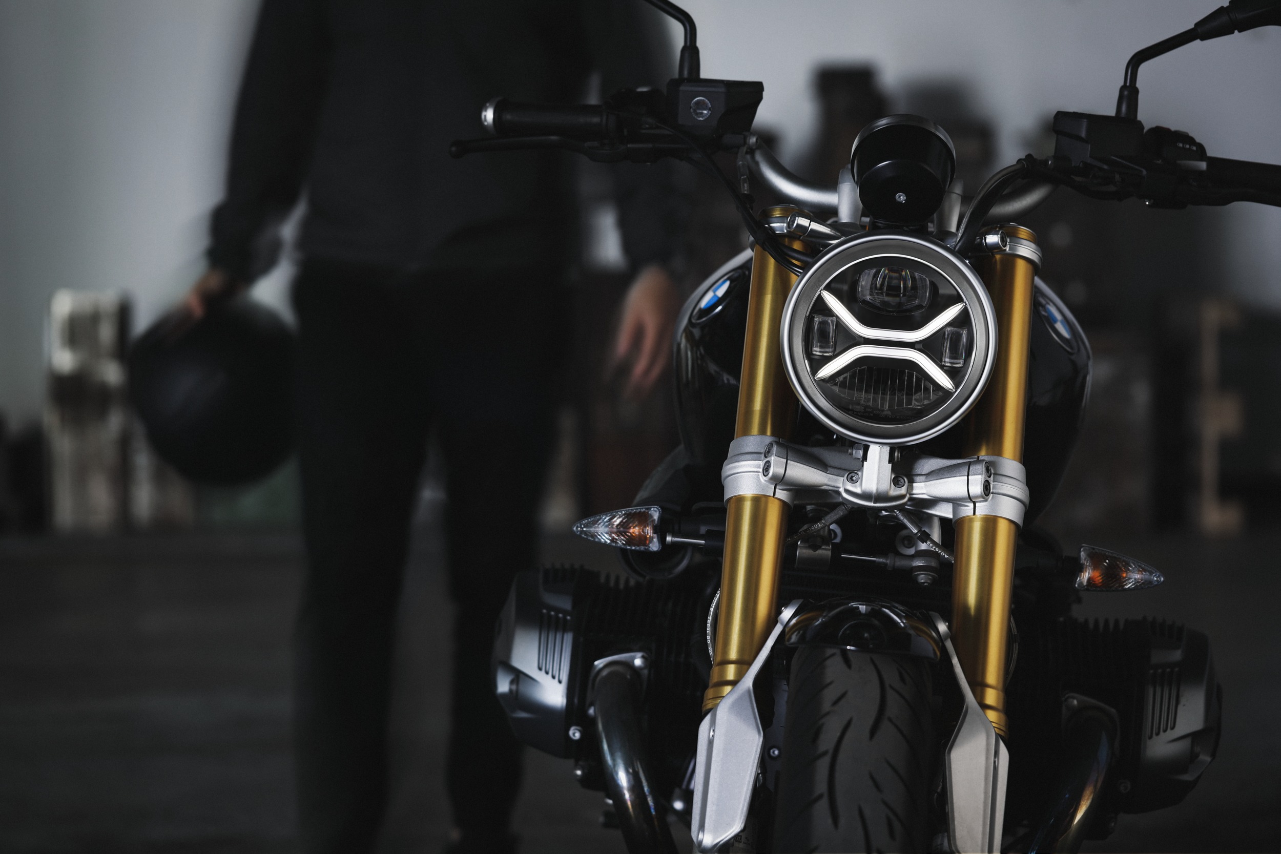 KOSO Zenith LED 7 Inch Headlight Universal - Image 4