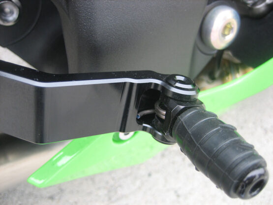 Graves Adjustable Rearsets w/ Carbon Fiber Heel Guard Fits ZX10R - Image 4