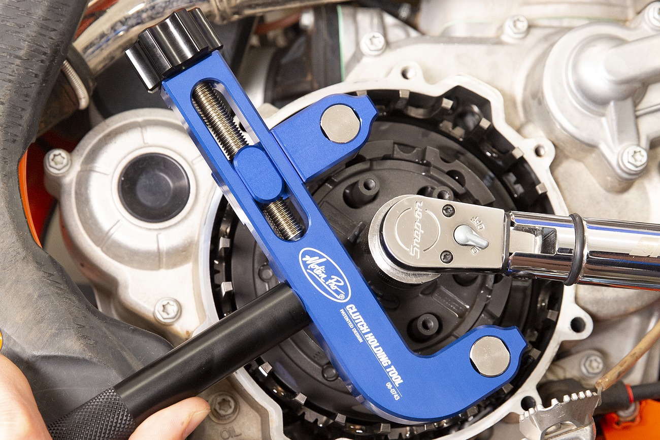 Heavy-Duty Adjustable Clutch Hub Holding Tool - Image 7